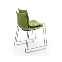 chaise empilable