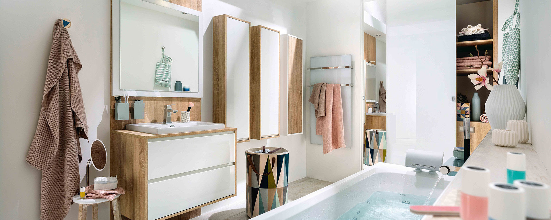 Salle de bain contemporaine / en chêne / laquée - AMBIANCE ... Salle de bain contemporaine / en chêne / laquée - AMBIANCE ...