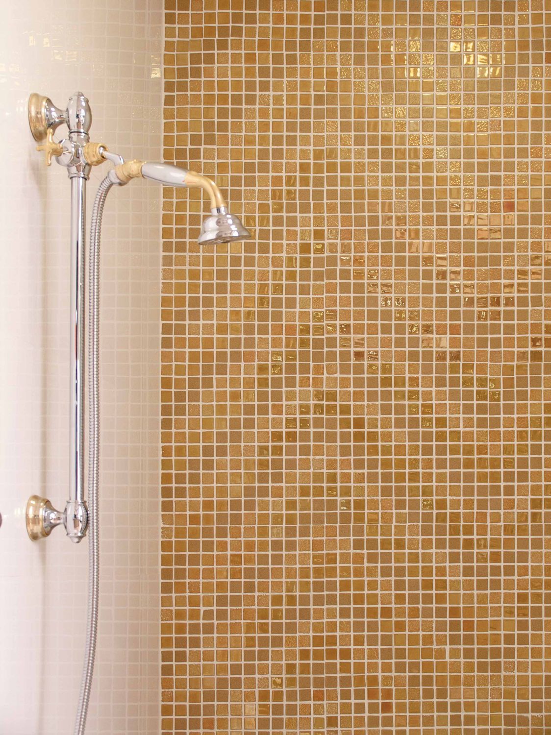 Mosaïque de salle de bain / murale / en verre / brillante design ...