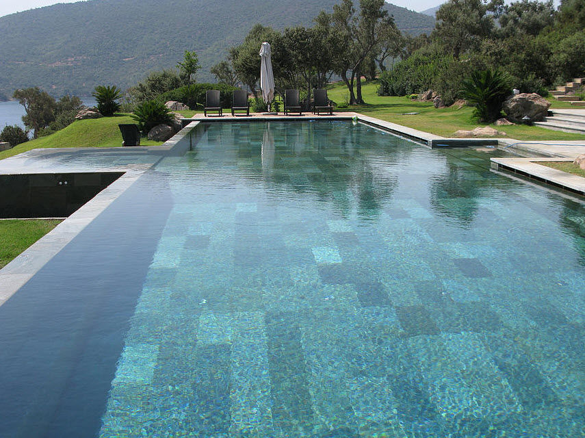 Carrelage ceramique pour piscine