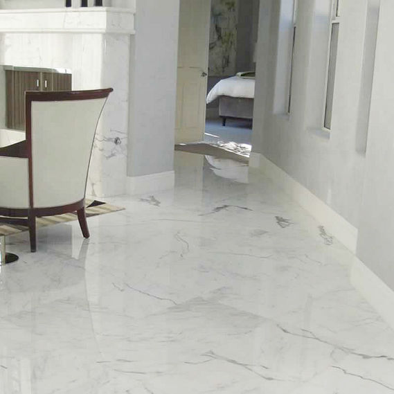 Carrelage en marbre de carrare