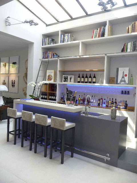 Banque d'accueil en bois bar en béton lège® concrete by lcda Bar Accueil désign