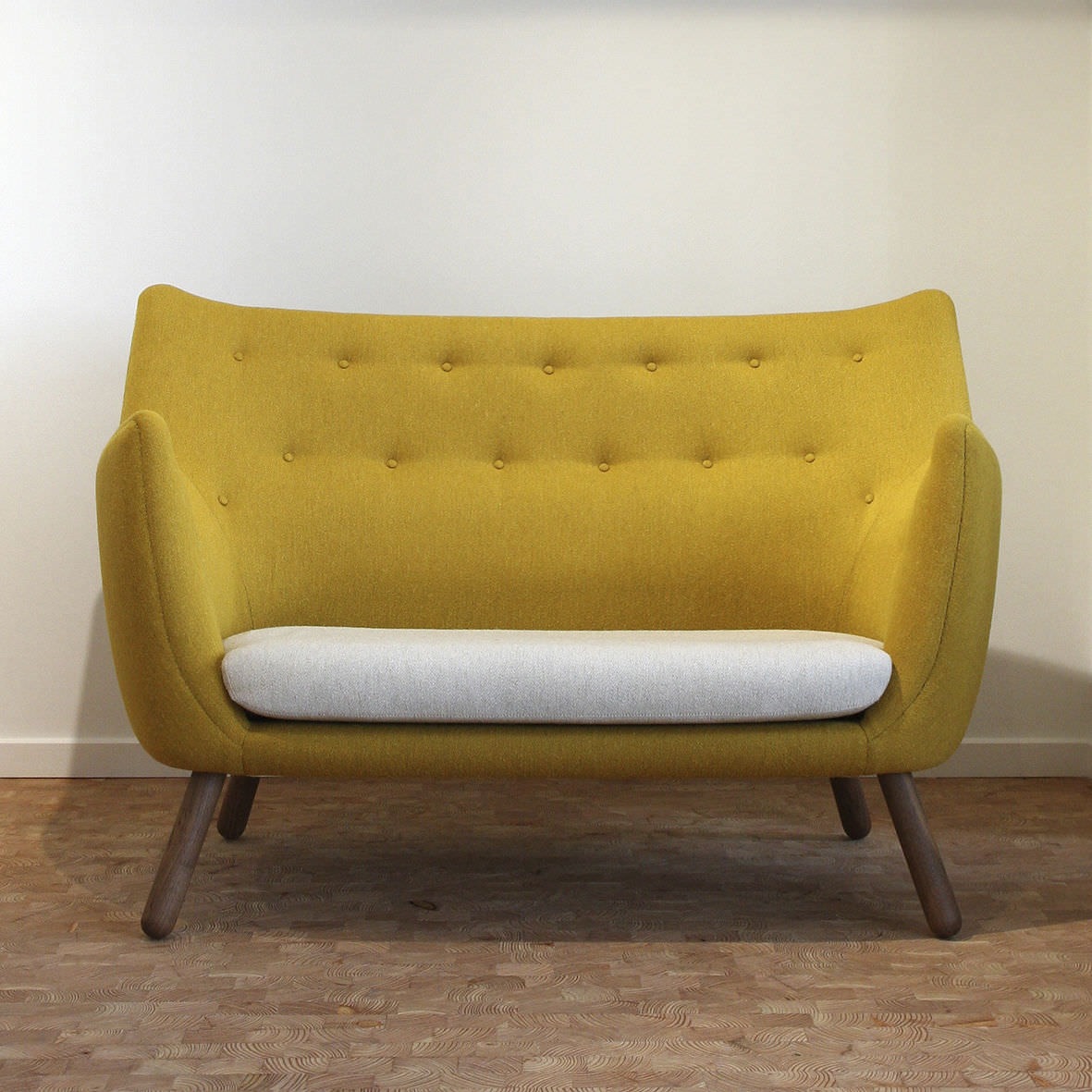 Canapé design scandinave / bois / en tissu / par finn juhl poet ...