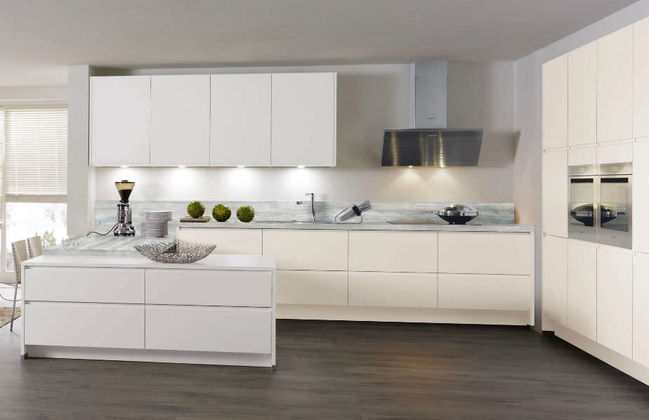 Cuisine contemporaine / en bois / laquée / mate 675 fiala wellmann Cuisine gris mat et plan de travail bois