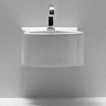 Bidet suspendu / en céramique