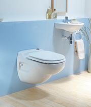 Toilettes suspendue / en céramique / avec...