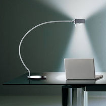 Lampe de table / contemporaine / en aluminium...