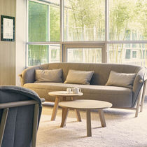 Table basse contemporaine / en chêne / ronde...