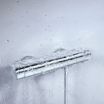 Mitigeur de douche / mural / en métal chromé...