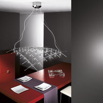 Suspension / contemporaine / en métal