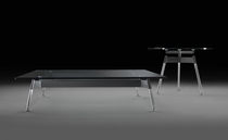 Table basse contemporaine / en verre / carrée
