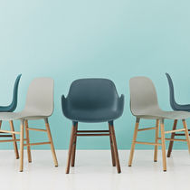 Chaise contemporaine / avec accoudoirs /...