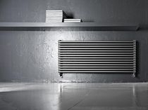 Radiateur à eau chaude / en acier / contemporain...