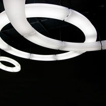 Lampe suspension / contemporaine / en polyéthylène