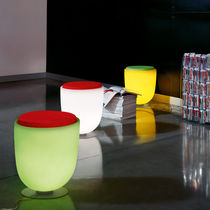 Pouf contemporain / en polyéthylène / en...
