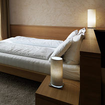 Lampe de table / contemporaine / en métal...