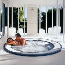 Spa encastrable / rond / 8 places / d'extérieur