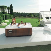 Spa hors-sol / rectangulaire / 6 places...