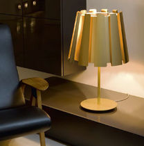 Lampe de table / contemporaine / en aluminium...