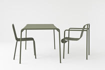 Table contemporaine / en acier galvanisé...