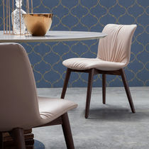 Chaise contemporaine / tapissée / en chêne...