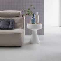 Table d'appoint contemporaine / en bois...