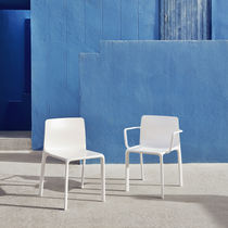 Chaise contemporaine / avec accoudoirs /...