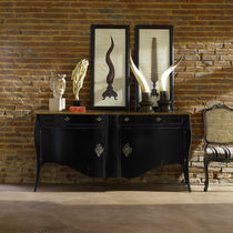 Buffet sur pieds hauts / de style Louis...