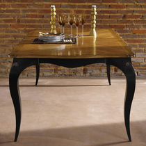 Table à manger de style Louis XV / en bois...