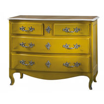 Commode de style Louis XV / en bois laqué...