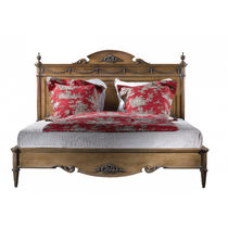 Lit double / de style Louis XVI / en bois