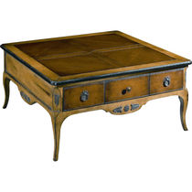 Table basse de style / en bois laqué / carrée...