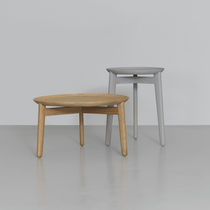 Table basse contemporaine / en bois massif...