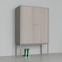 Armoire contemporaine / en bois massif /...