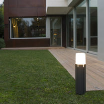 Borne d'éclairage de jardin / contemporaine...