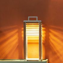 Lampe de table / contemporaine / en aluminium...
