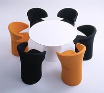 Table à manger contemporaine / en fibre...