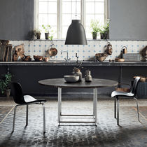 Table contemporaine / en acier inoxydable...