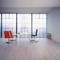 Table contemporaine / en verre / en métal...