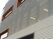 bardage de fa&ccedil;ade en t&ocirc;le nervur&eacute;e ALUBEL 44 Alubel