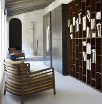 biblioth&egrave;que contemporaine en bois laqu&eacute; BOOK&LOOK by Pagnon & Pelha&icirc;tre  Ligne Roset France