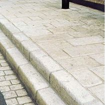bordure de trottoir en pierre reconstitu&eacute;e GPBT Girpav