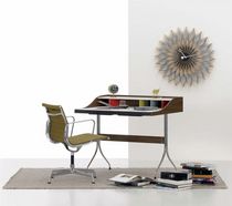 chaise design pivotante par Charles & Ray Eames Aluminium Group: EA 105/108 VITRA HOME