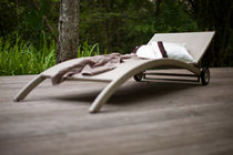 chaise longue de jardin contemporaine &agrave; roulettes (recyclable)  Outdoor Comforts