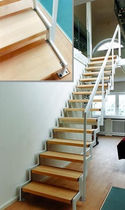 escalier droit &agrave; limon lat&eacute;ral (structure m&eacute;tallique et marches en bois)  Nautilus