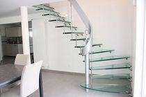 escalier quart tournant suspendu (structure m&eacute;tallique et marches en verre) CLASSICA Miroiterie RIGHETTI