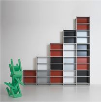 &eacute;tag&egrave;re modulaire contemporaine en m&eacute;tal STAIR Fitting
