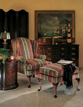 fauteuil de style avec repose-pieds ST. CLAIRE HENREDON
