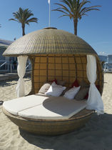 lit &agrave; baldaquin de jardin contemporain COCOON BEACH COCOON TREE