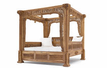 lit double &agrave; baldaquin design nouveau baroque  Universal Greyhound Ltd.